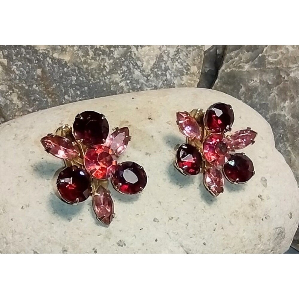 Beau jewels Vintage Red Pink Rhinestone AB Flower Clip On Earrings